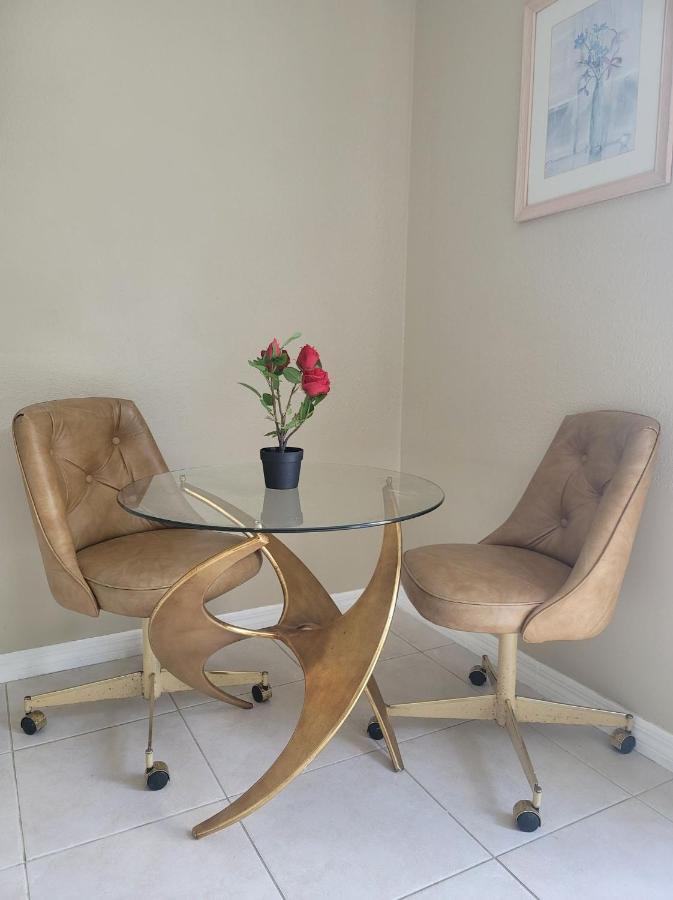 Entire Guesthouse 5 Mins To Siesta Key & Downtown Sarasota Buitenkant foto