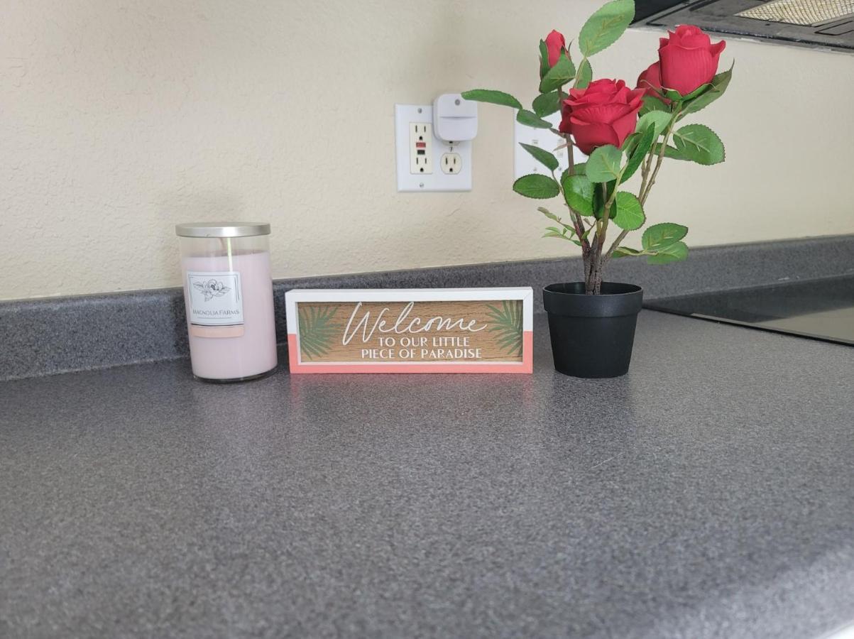 Entire Guesthouse 5 Mins To Siesta Key & Downtown Sarasota Buitenkant foto