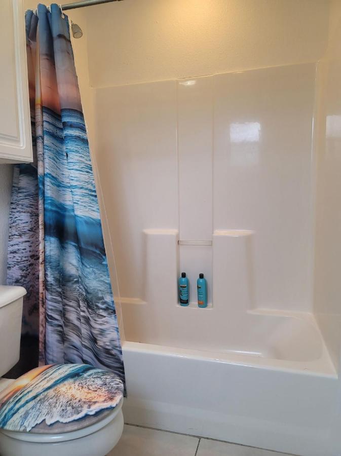 Entire Guesthouse 5 Mins To Siesta Key & Downtown Sarasota Buitenkant foto